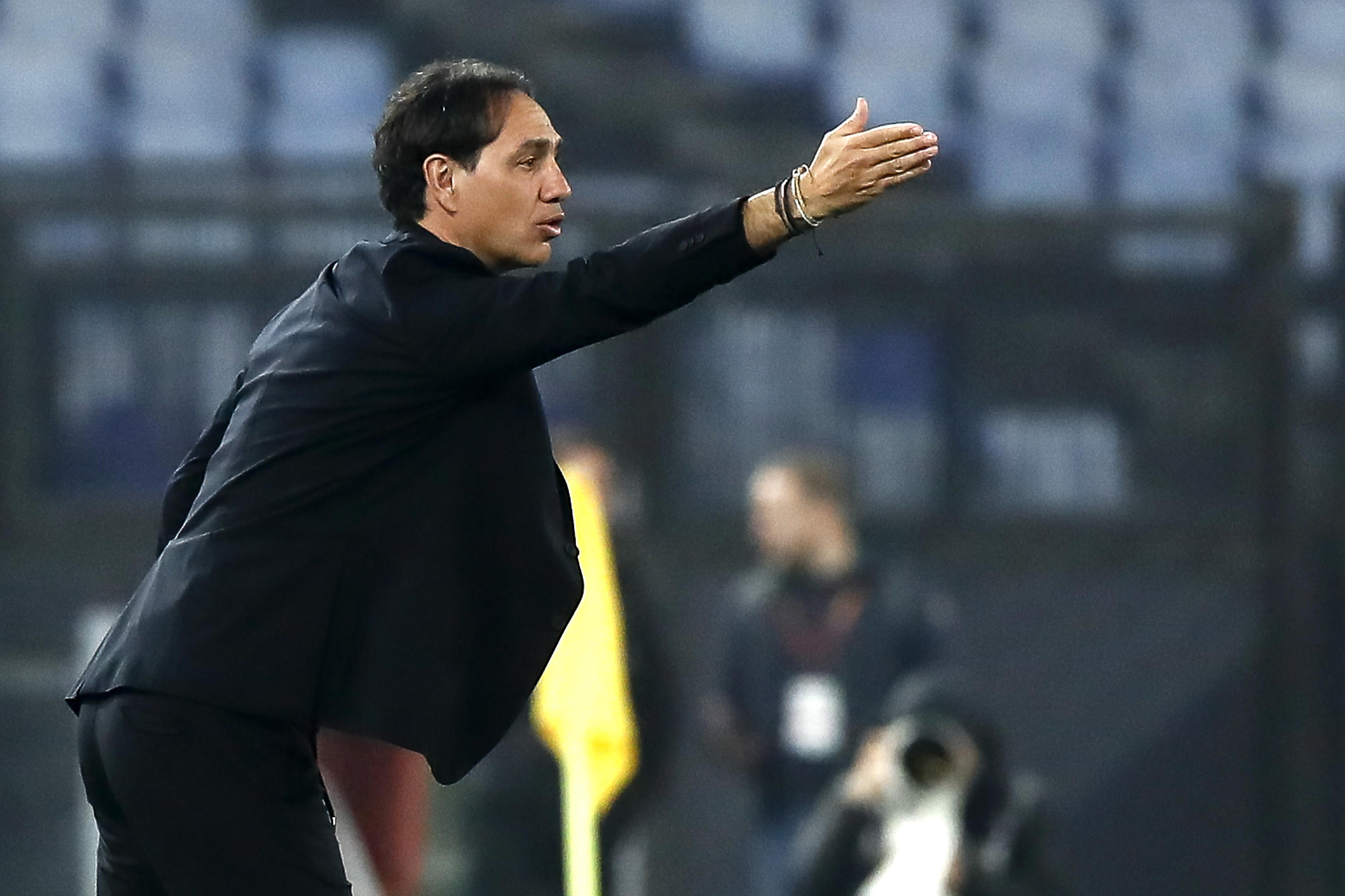 罗马中场球员公开挑战主帅战术,或引发内部矛盾的简单介绍 罗马中场球员公开挑战主帅战术,或引发内部矛盾的简单介绍