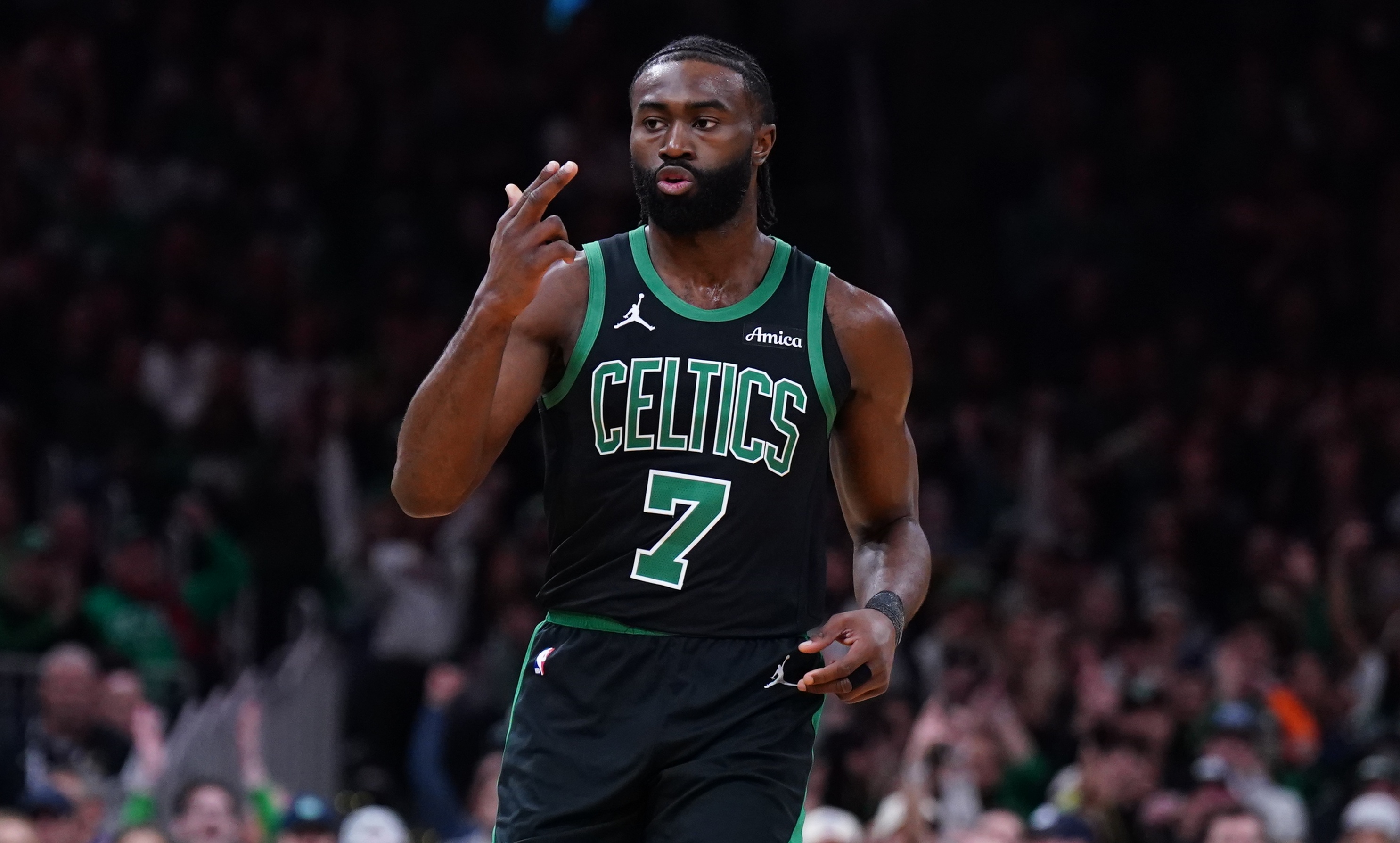 凯尔特人后卫狂砍+,带领球队取得胜利的简单介绍 凯尔特人后卫狂砍+,带领球队取得胜利的简单介绍