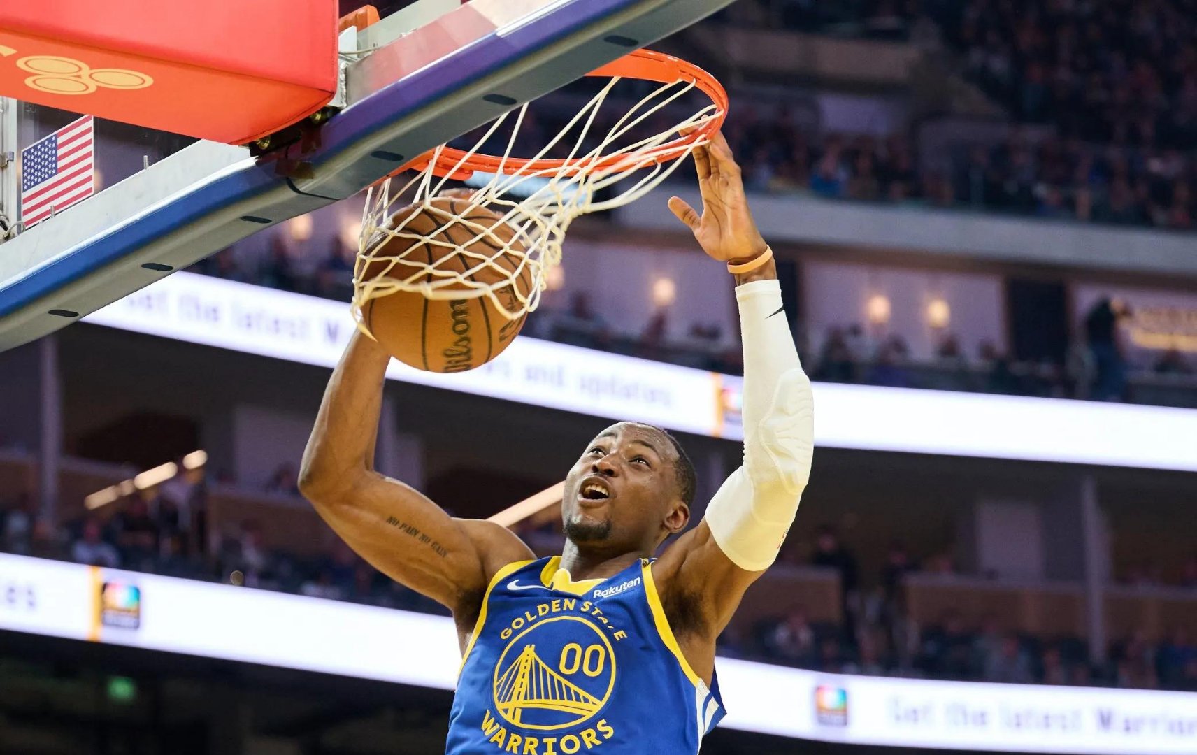 爱游戏官网-勇士再次击败东部强队，连胜纪录延续