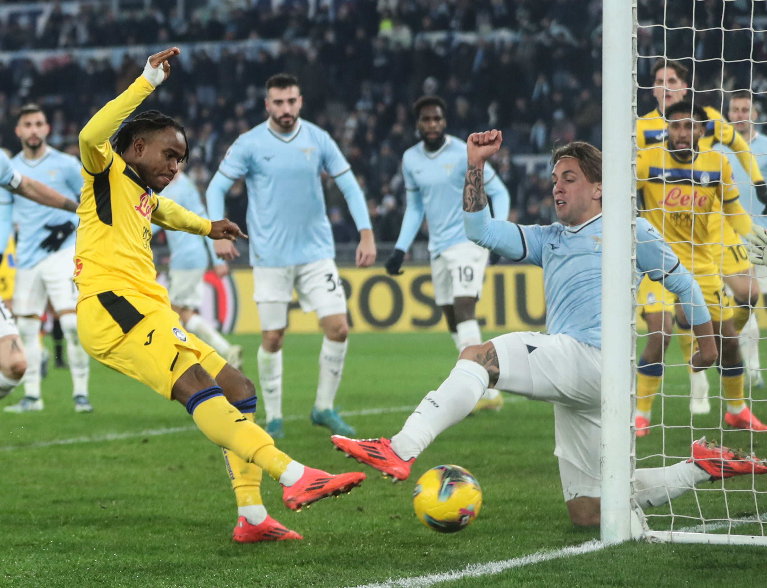 拉齐奥中场梅开二度,助球队取得大胜的简单介绍 拉齐奥中场梅开二度,助球队取得大胜的简单介绍