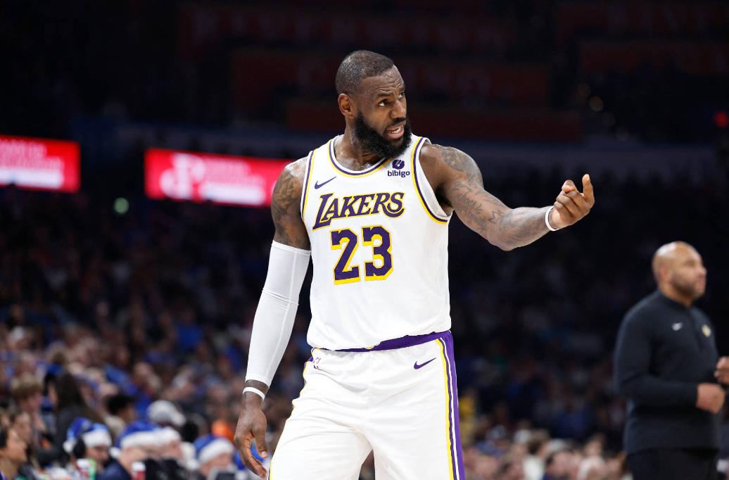 爱游戏app下载-火箭队获胜在望，詹姆斯个人表现亮眼