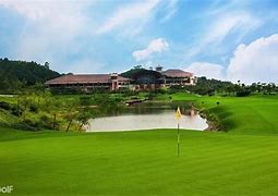 美度白衣战袍,球场之巅神勇夺胜 美度白衣战袍,球场之巅神勇夺胜