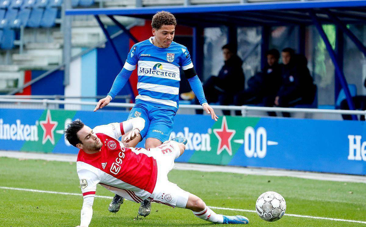 爱游戏官网-阿贾克斯势头正猛，将在客场挑战对手