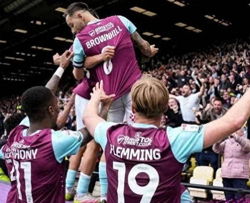 哈德斯菲尔德客场大胜,成功挣脱降级压力的简单介绍 哈德斯菲尔德客场大胜,成功挣脱降级压力的简单介绍