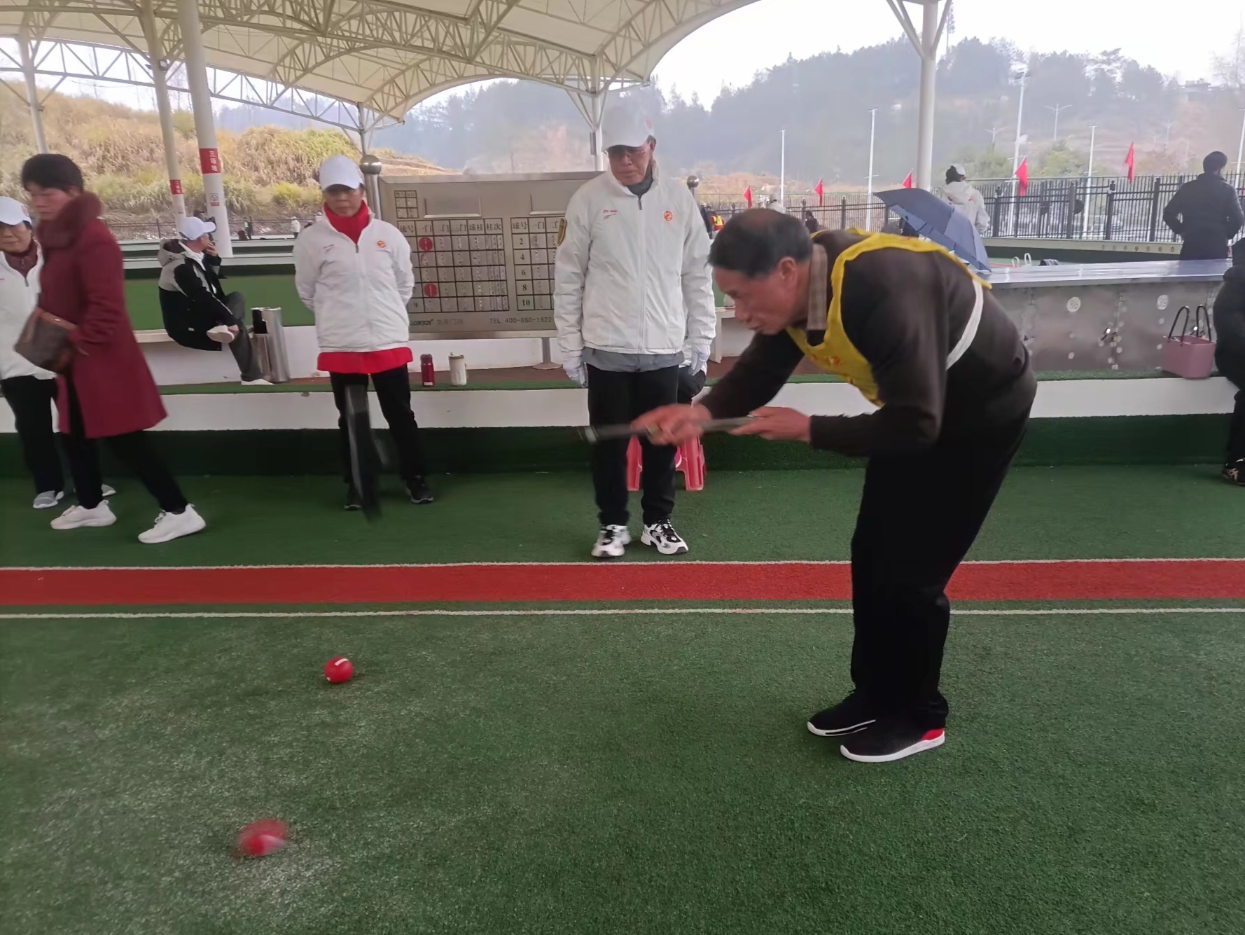 球场内外交流频繁,赛事更加精彩的简单介绍 球场内外交流频繁,赛事更加精彩的简单介绍