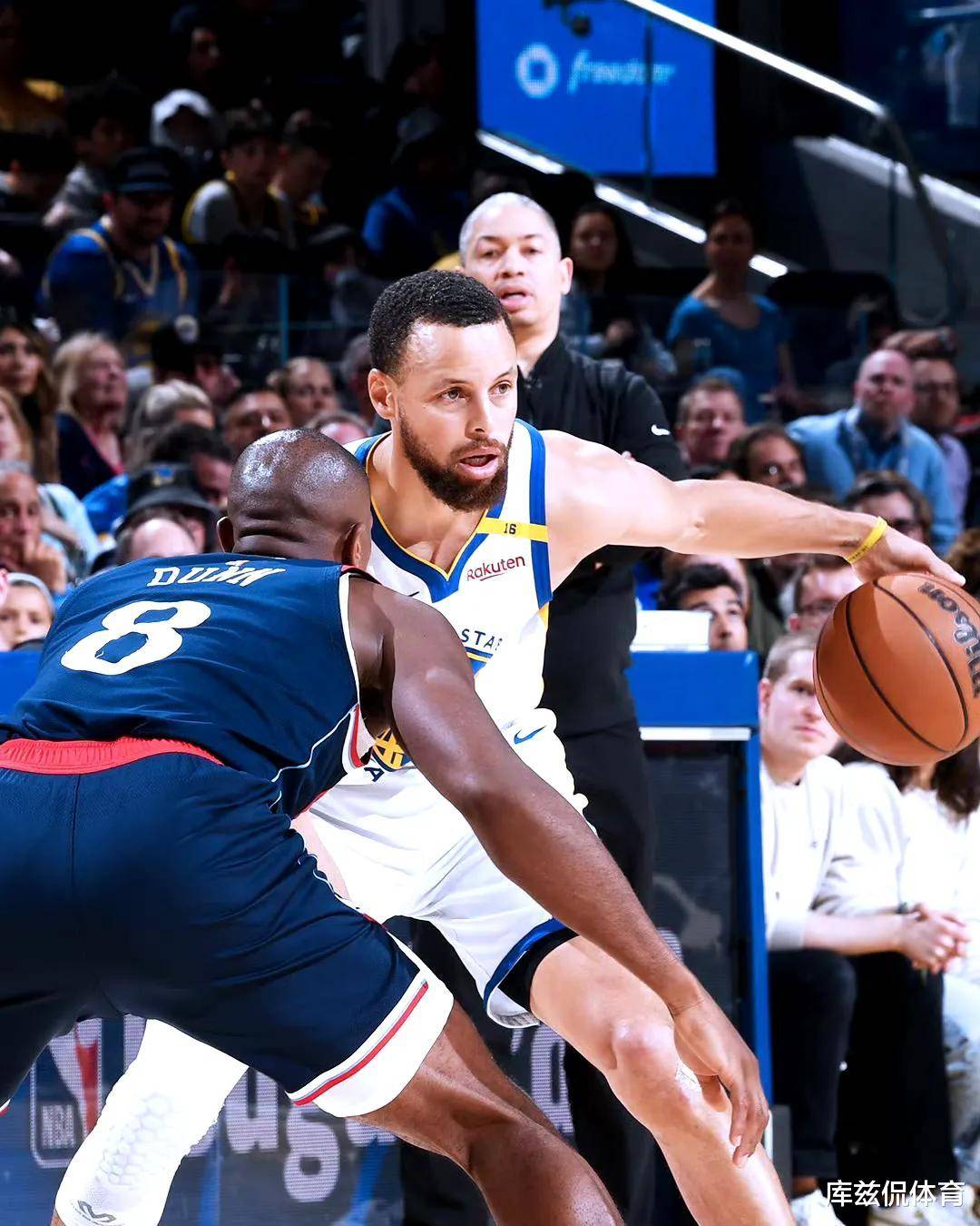 爱游戏亚洲官网-勇士力挫快船，库里全面表现包揽得分王