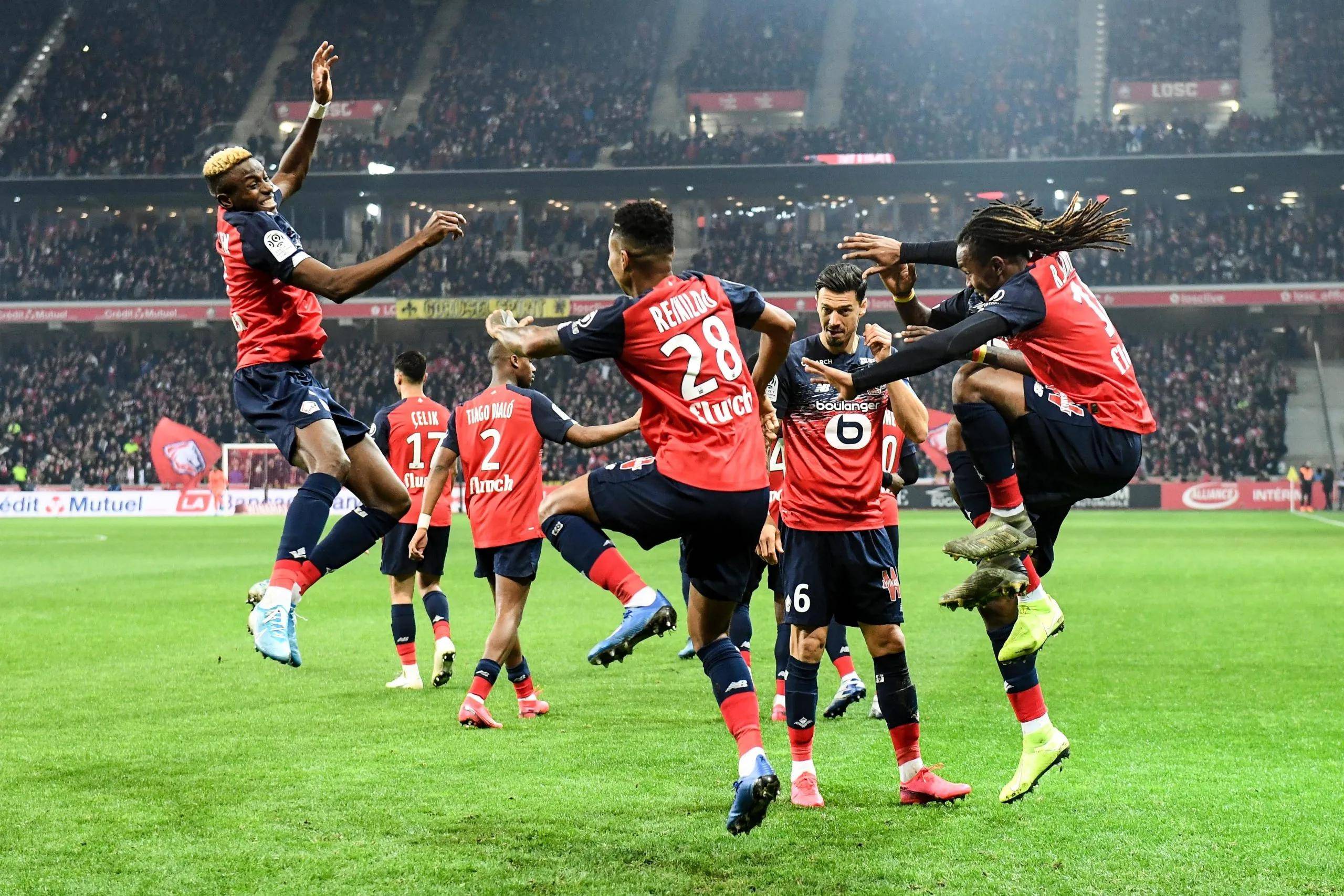 爱游戏官网-沙尔克锋员状态回勇，球队备战下轮比赛