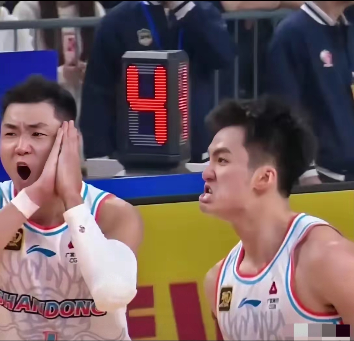 爱游戏亚洲官网-湖北男篮压倒性领先，轻松赢得比赛