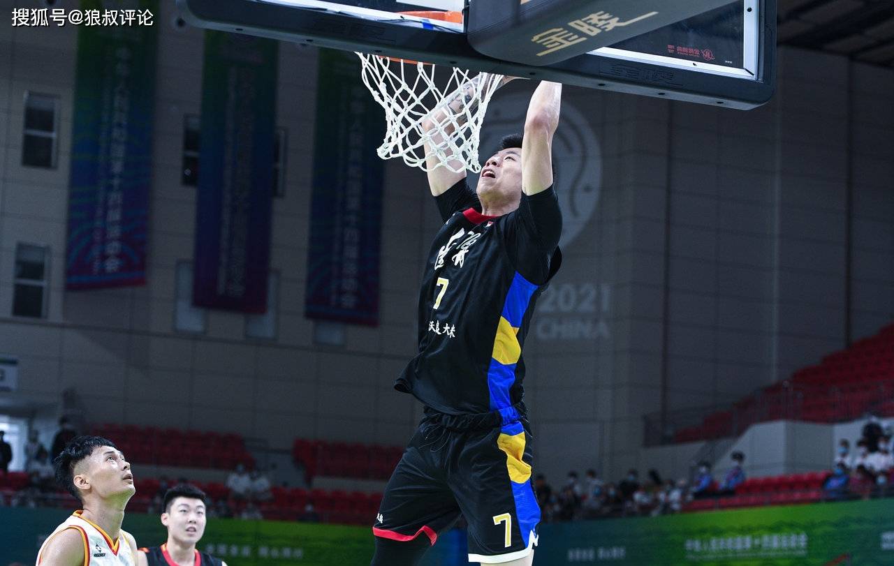 湖北男篮压倒性领先,轻松赢得比赛 湖北男篮压倒性领先,轻松赢得比赛