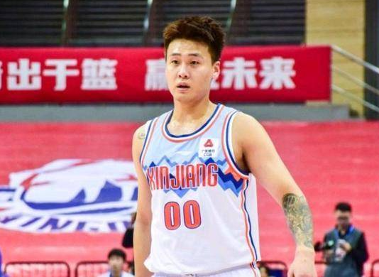 爱游戏网页版-新晋球员崭露头角，实力受到瞩目的简单介绍