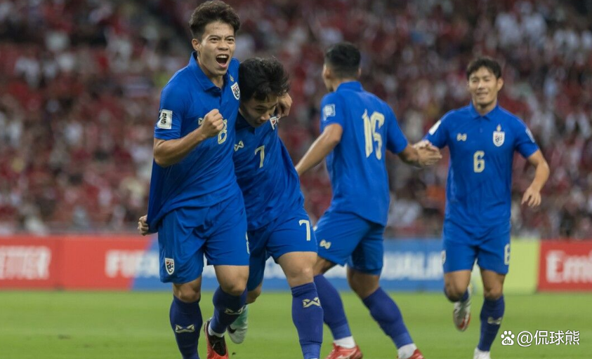 爱游戏官网入口-泰国球队球迷近距离支持本土英雄