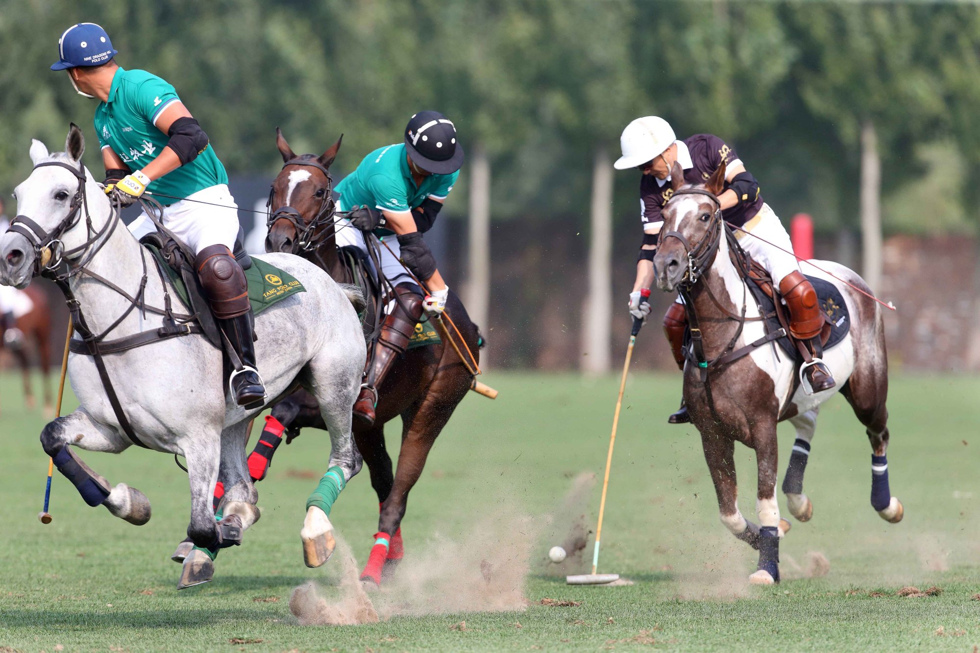 爱游戏app下载-莱茵河上海绿地备战比赛，球队状态神秘