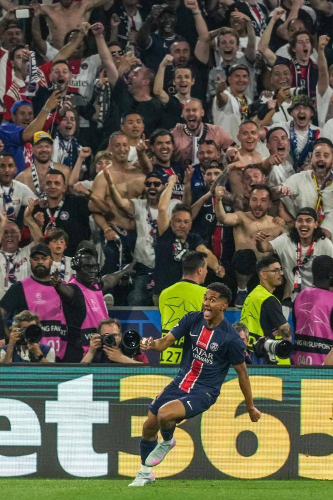 巴黎圣日耳曼再遭淘汰，科曼高光表现的简单介绍