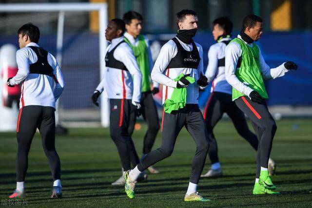 关于深圳佳兆业将在主场迎战杭州绿城，力争取得宝贵的分！的信息