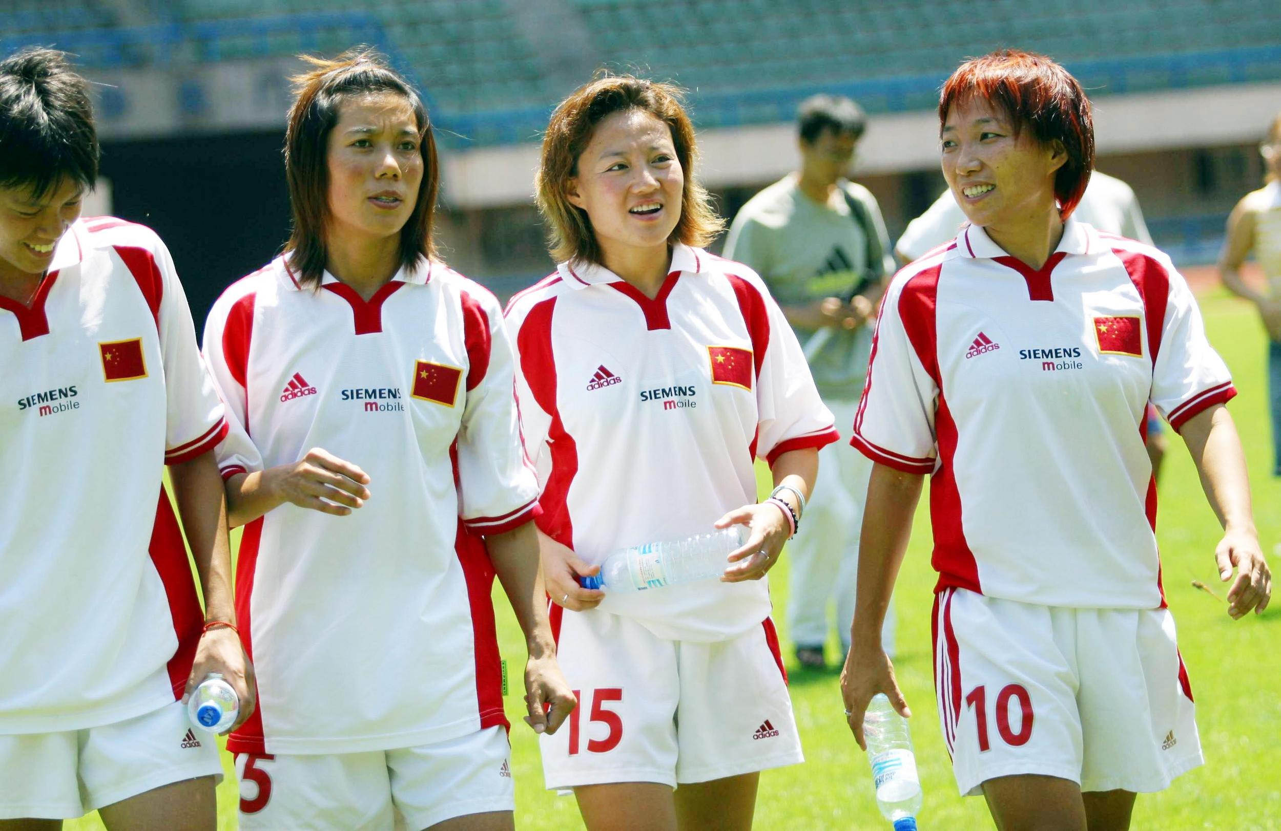 爱游戏在线-包含角逐高潮来袭：中国女足斗志昂扬的词条