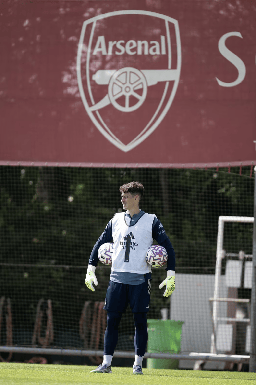 曼联客场胜沃特福德,获得宝贵联赛三分 曼联客场胜沃特福德,获得宝贵联赛三分