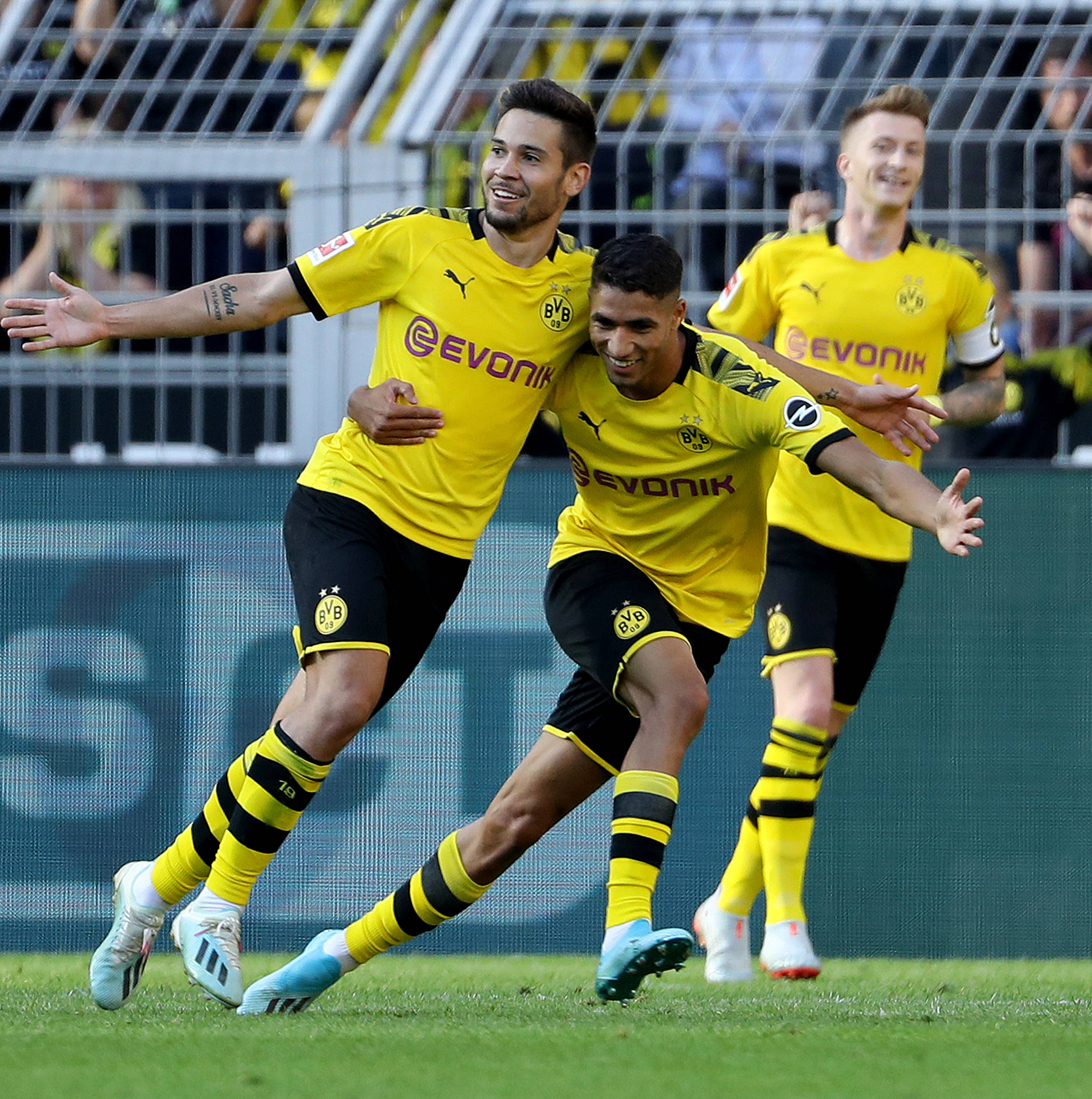 奥格斯堡在主场爆冷输球，形势堪忧的简单介绍