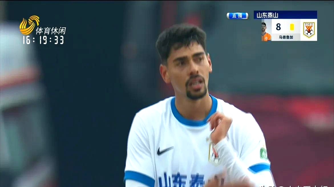 一位年轻球员在比赛中突破自我,获得表现机会 一位年轻球员在比赛中突破自我,获得表现机会