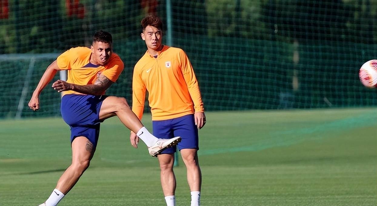 爱游戏入口-包含鲁能狂胜对手，令人眼前一亮的表现的词条