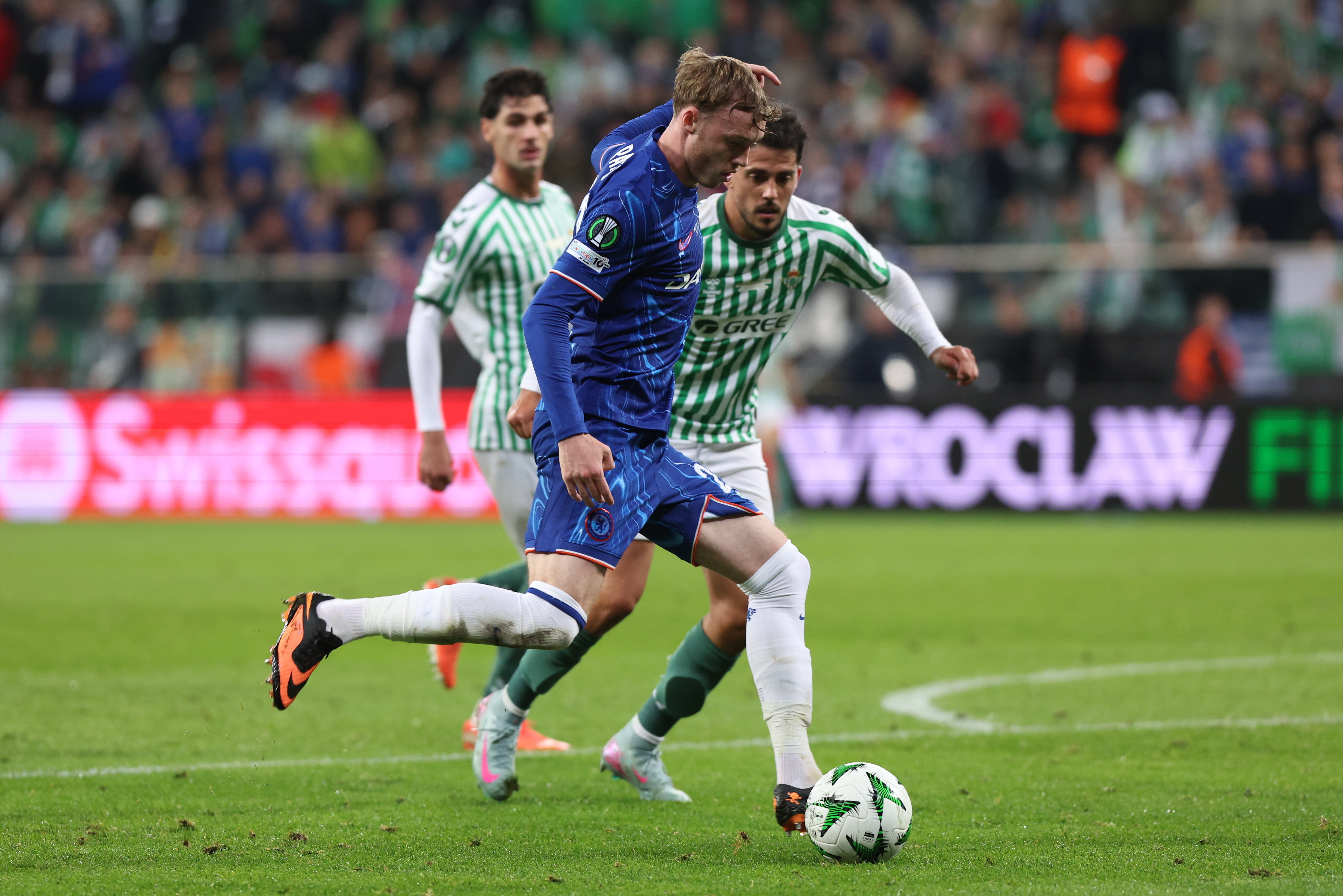 爱游戏官网入口-欧洲顶尖球队在重要比赛中交锋