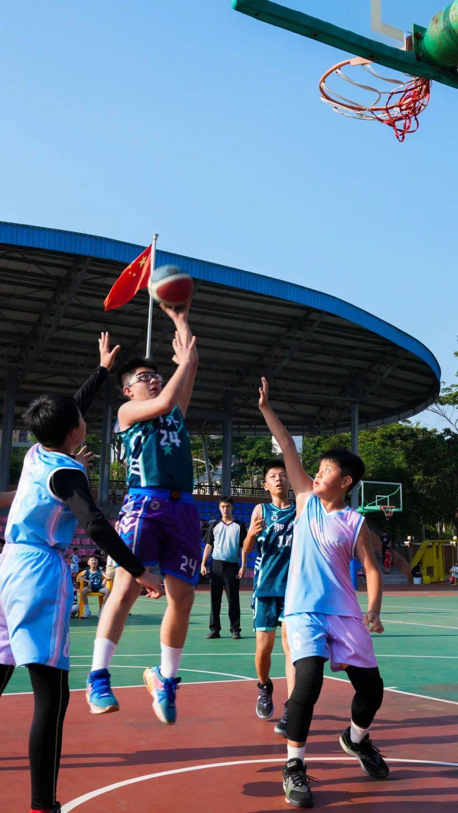 爱游戏-篮球职业赛事中一支队伍状态出色