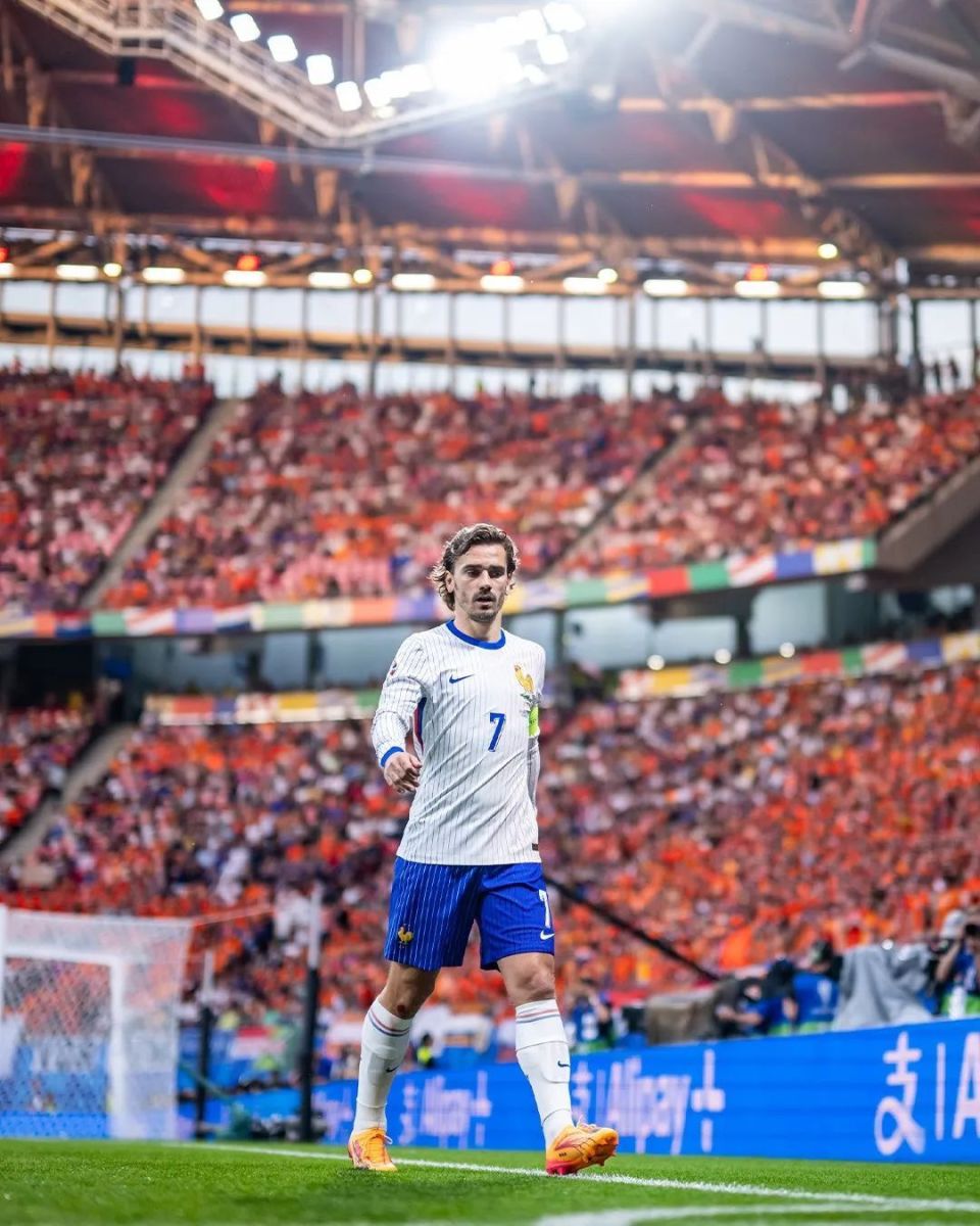 关于荷兰队轻松击败白俄罗斯队,实现欧洲杯出场机会的信息 关于荷兰队轻松击败白俄罗斯队,实现欧洲杯出场机会的信息