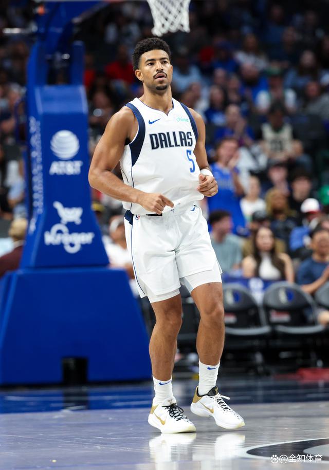 包含爵士逆转独行侠，赢得三连胜的词条